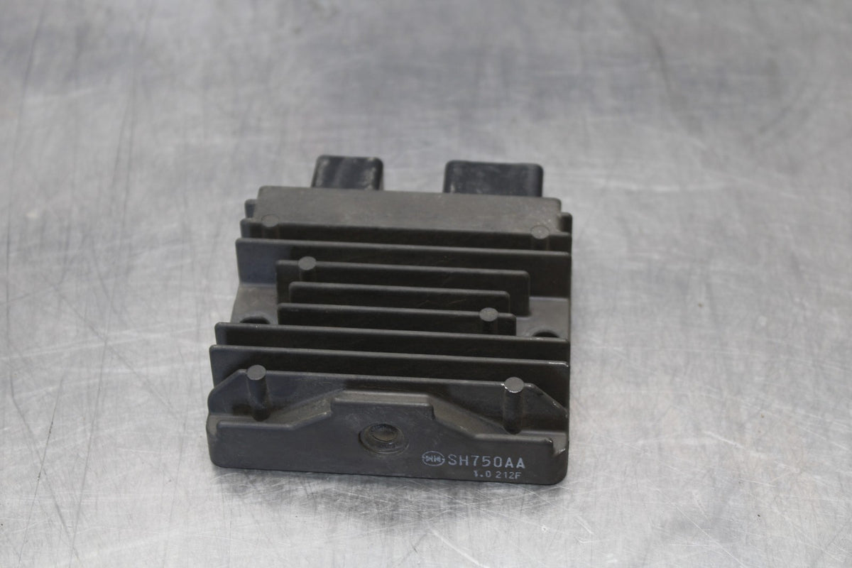 12 HONDA CB1000R RECTIFIER VOLTAGE REGULATOR BB200