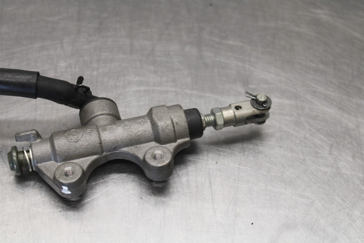 08-16 YAMAHA YZF R6 REAR BACK BRAKE MASTER CYLINDER W RESERVOIR BB929