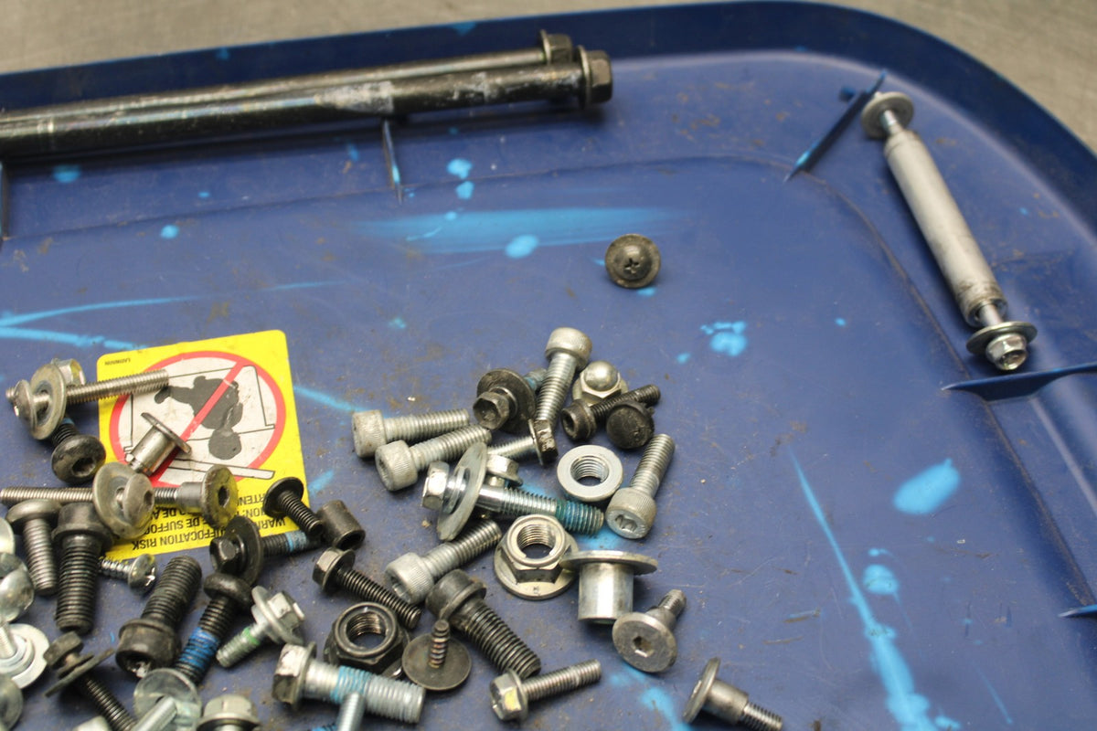 24-25 SUZUKI GSXR1000 MOUNTING BOLTS HARDWARE MOTOR SCREWS BB767