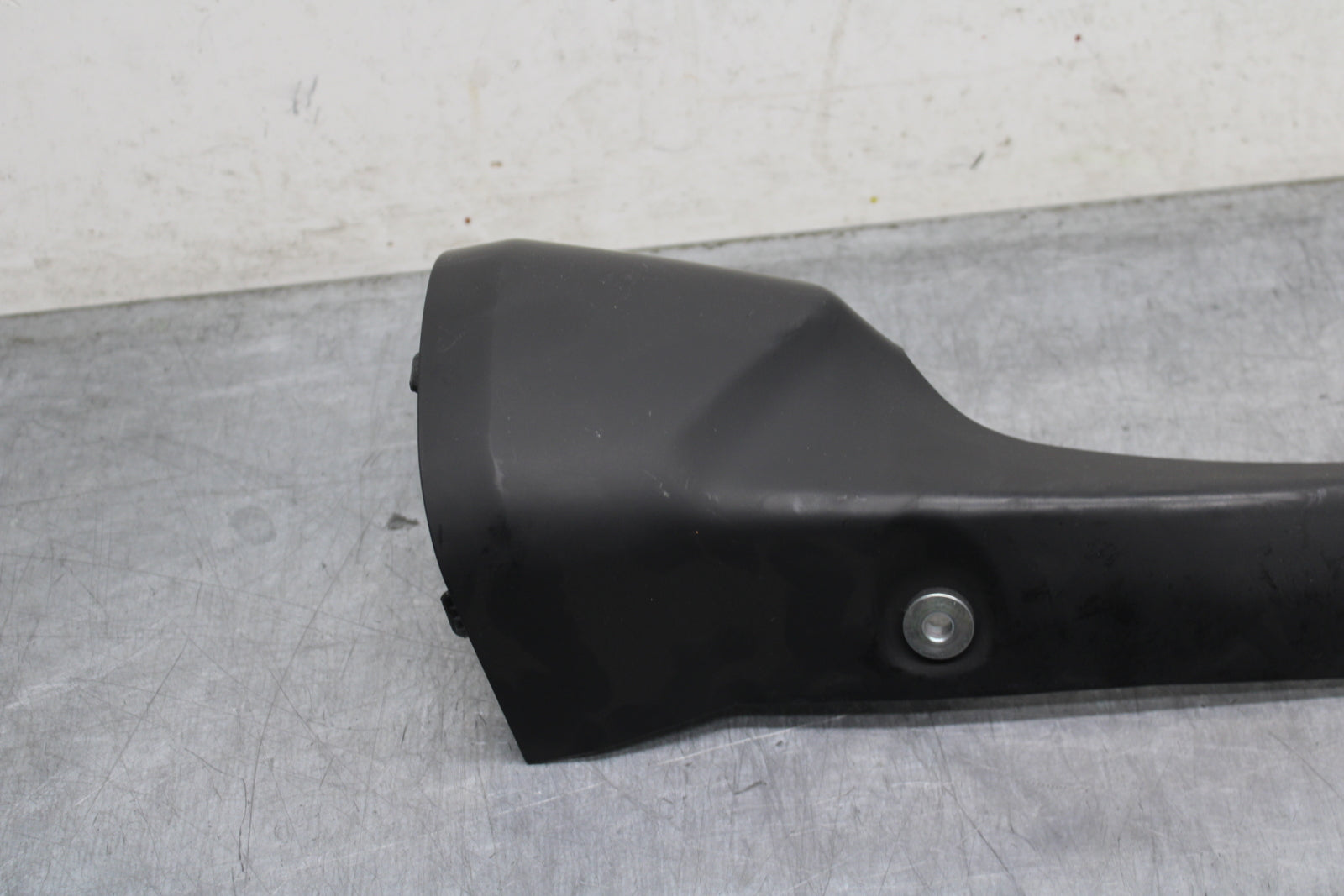 12-25 KAWASAKI NINJA ZX14R REAR MUFFLER EXHAUST PIPE COVER HEAT SHIELD BB757