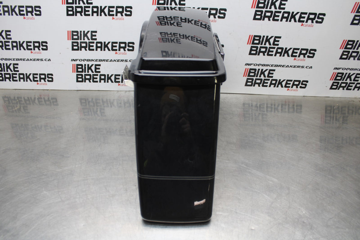 08 HARLEY-DAVIDSON ELECTRA GLIDE POLICE EFI FLHTPI RIGHT LUGGAGE SADDLEBAG BB816
