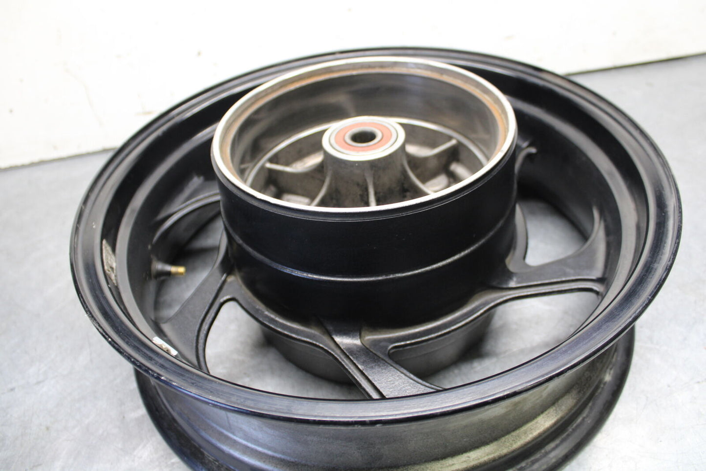 05-06 SUZUKI BOULEVARD M50 REAR WHEEL BACK RIM BB671