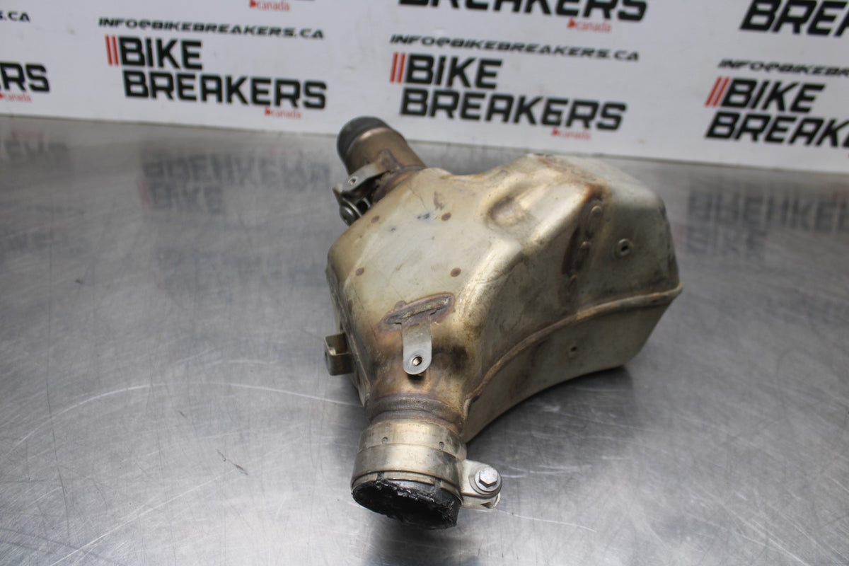 24-25 KAWASAKI NINJA ZX6R EXHAUST CAT MIDPIPE  BB785