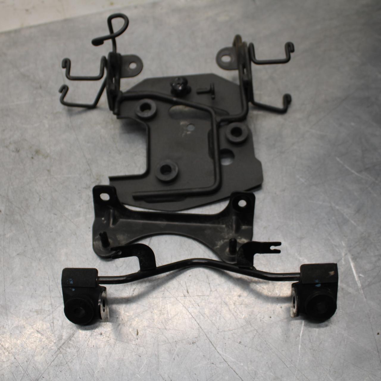 17-20 KAWASAKI Z125 PRO UPPER FAIRING MIRROR GAUGES STAY BRACKET BB74