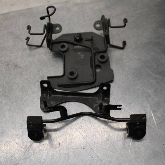 17-20 KAWASAKI Z125 PRO UPPER FAIRING MIRROR GAUGES STAY BRACKET BB74