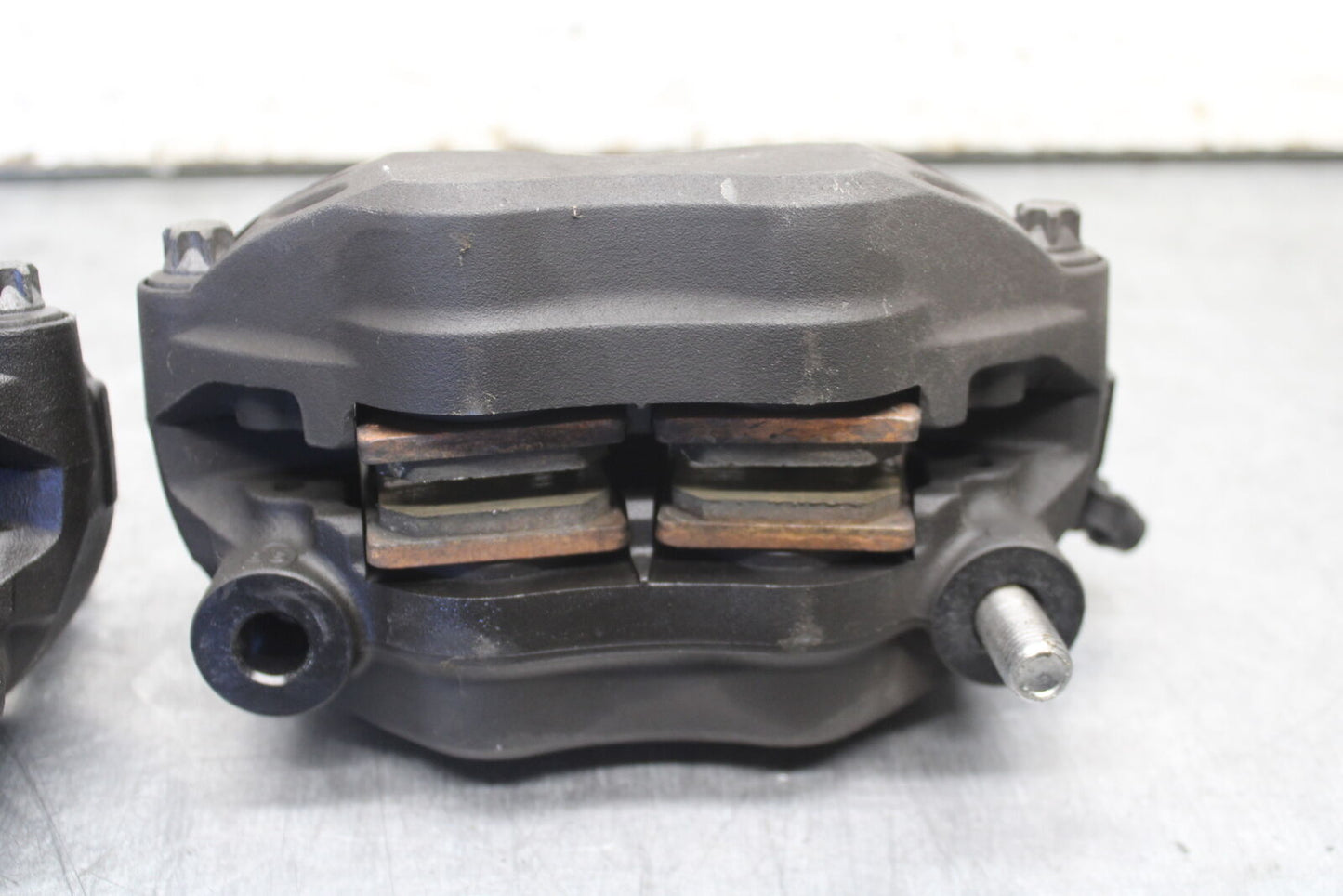 09-12 KAWASAKI NINJA ZX6R RIGHT LEFT FRONT BRAKE CALIPER SET PAIR CALIPERS BB698