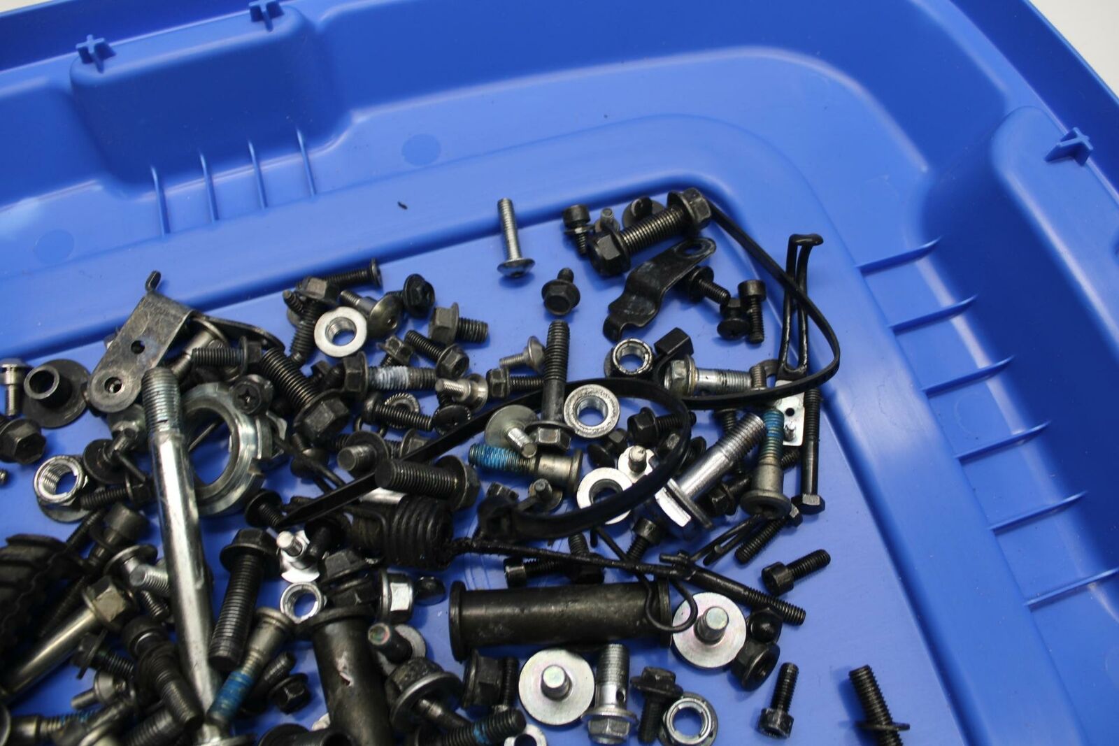 04-09 SUZUKI GS500F ENGINE MOUNTING BOLTS HARDWARE MOTOR SCREWS  BB278