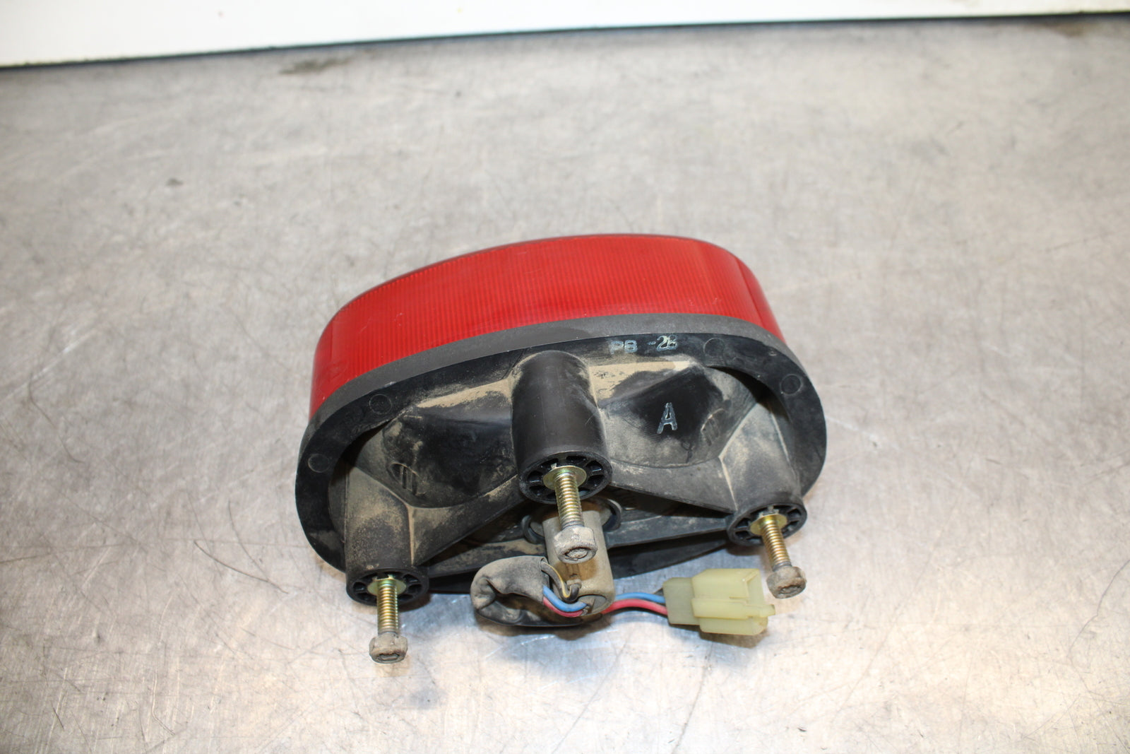 02-03 YAMAHA V STAR 1100 TAILLIGHT REAR TAIL BRAKE LIGHT BB124