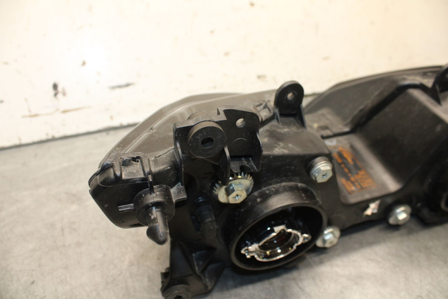 13-18 KAWASAKI NINJA ZX6R FRONT HEADLIGHT HEAD LIGHT LAMP 23007-0185 BB666