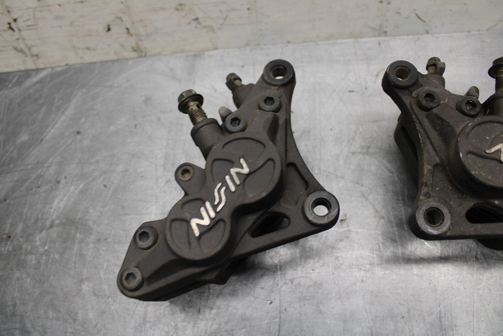91-92 SUZUKI GSXR750 M  RIGHT LEFT FRONT BRAKE CALIPER SET PAIR CALIPERS BB493