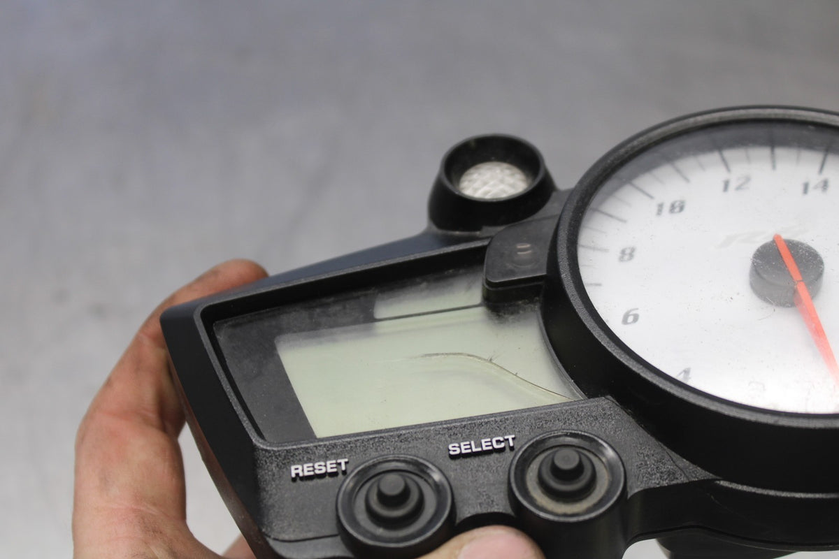05 YAMAHA YZF R6 SPEEDO GAUGES DISPLAY CLUSTER SPEEDOMETER TACHOMETER BB894
