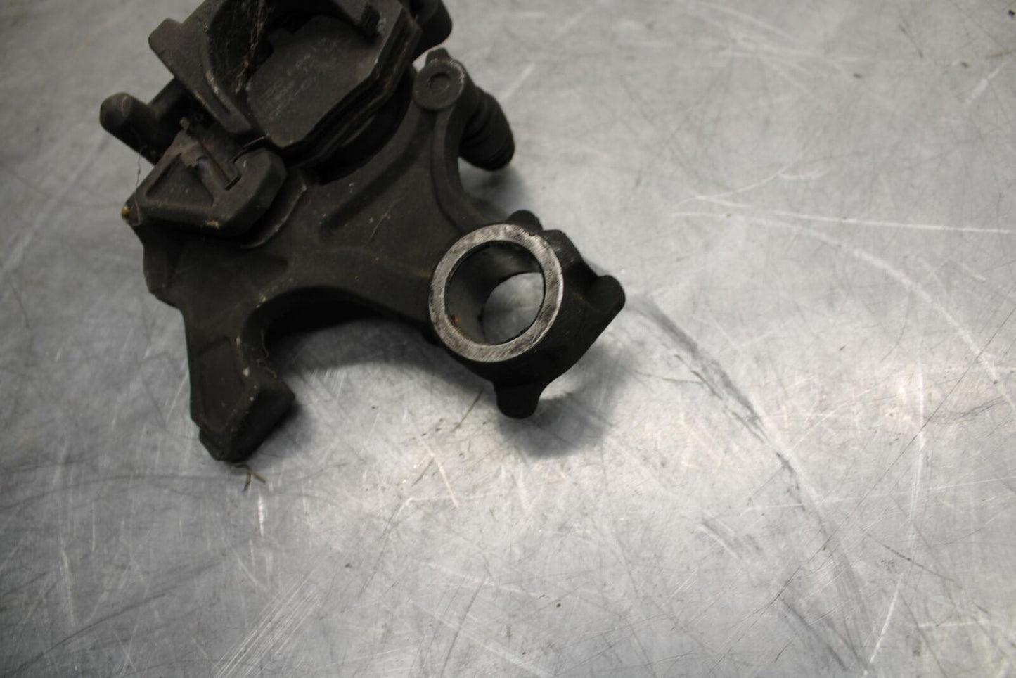 2008 Suzuki GSXR1000 REAR BACK BRAKE CALIPER W MOUNT BRACKET 69150-21H00 BB519