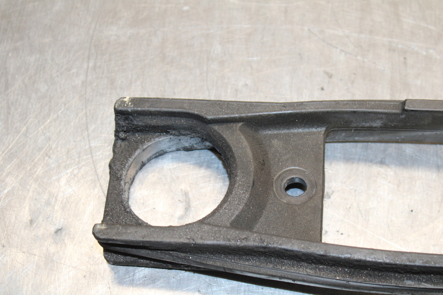 08-10 SUZUKI GSXR 600 SWINGARM CHAIN BUFFER SLIDER GUIDE BB130