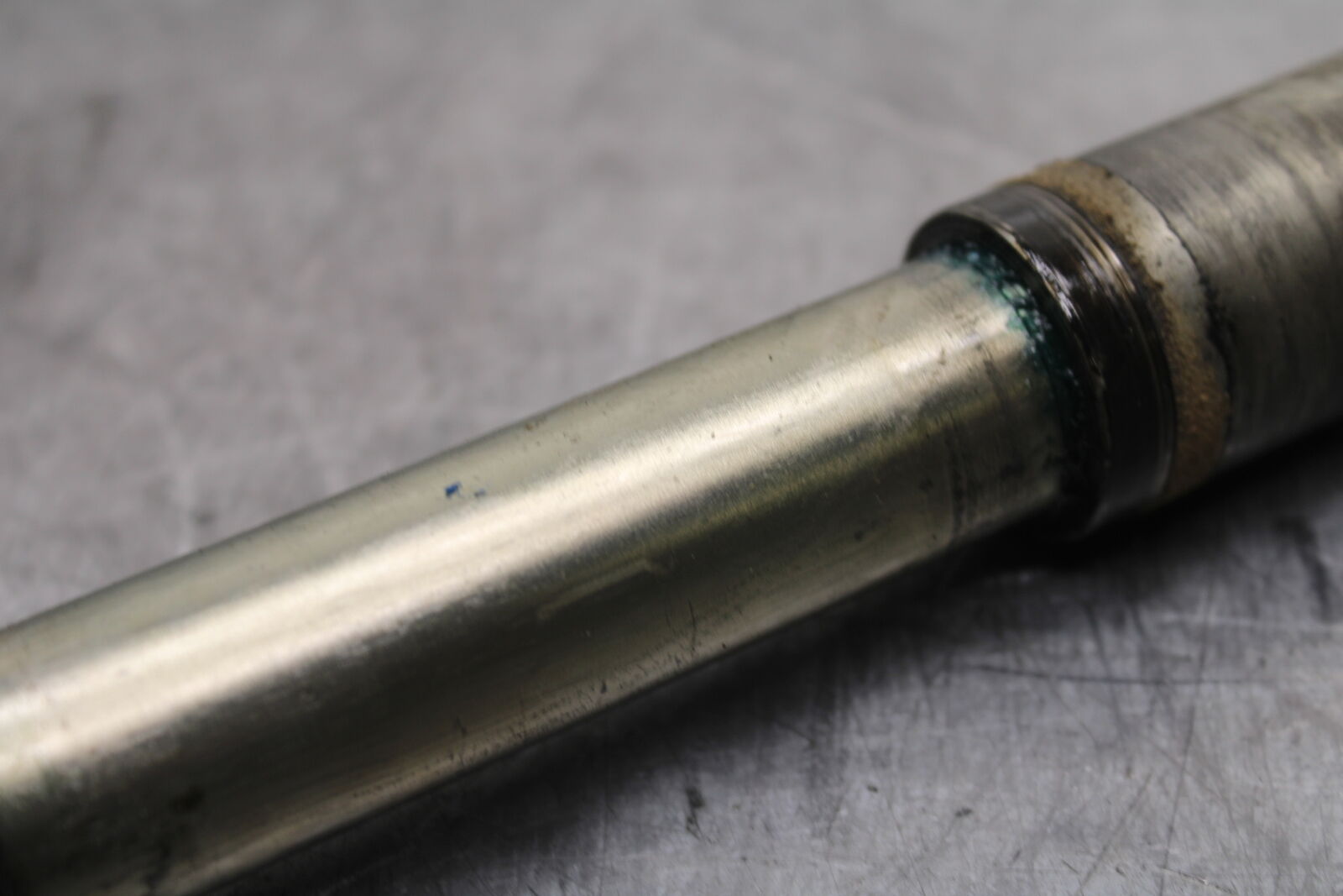 08-10 SUZUKI GSXR 600 FRONT WHEEL RIM AXLE PIVOT BOLT  BB721