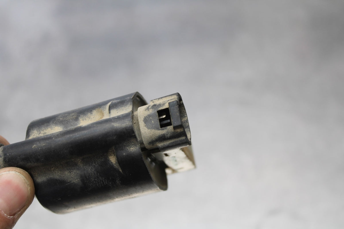 17-22 KTM 390 DUKE IGNITION COIL SPARK PLUG CAP  BB180