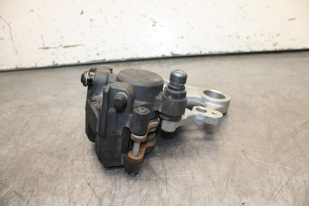 22-24 YAMAHA XSR900 REAR BACK BRAKE CALIPER W MOUNT BRACKET BB710