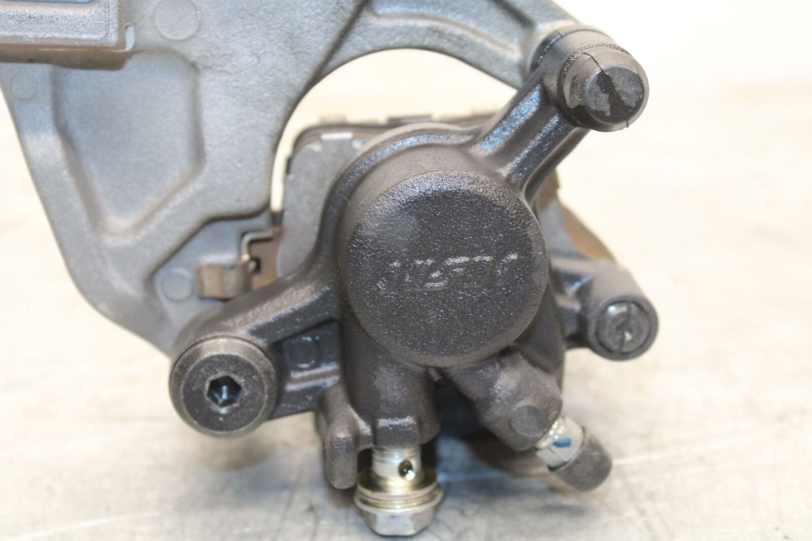 15-21 SUZUKI GSXR600 REAR BACK BRAKE CALIPER W MOUNT BRACKET BB418