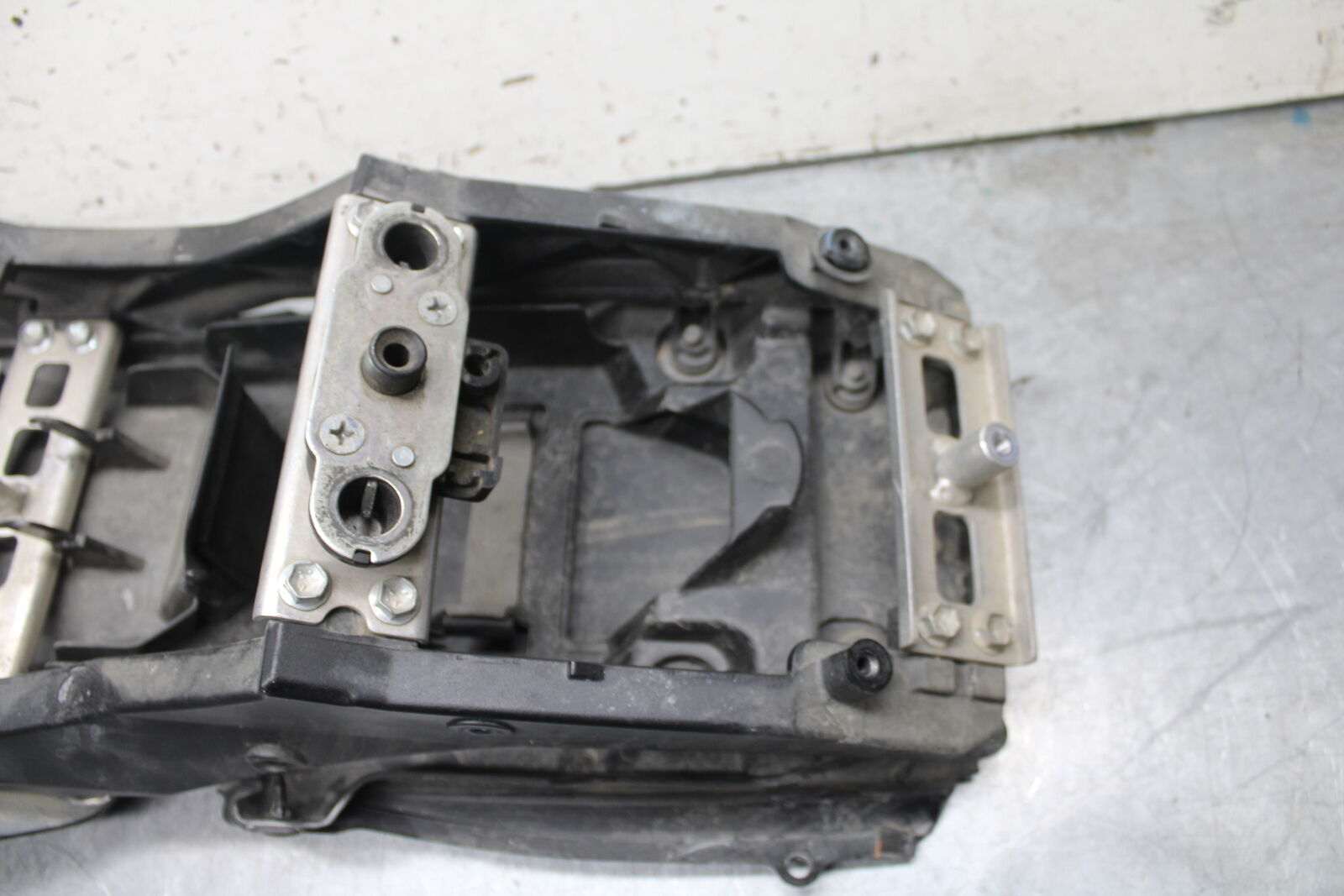 08-09 SUZUKI GSXR600 REAR SUBFRAME BACK SUB FRAME BB728