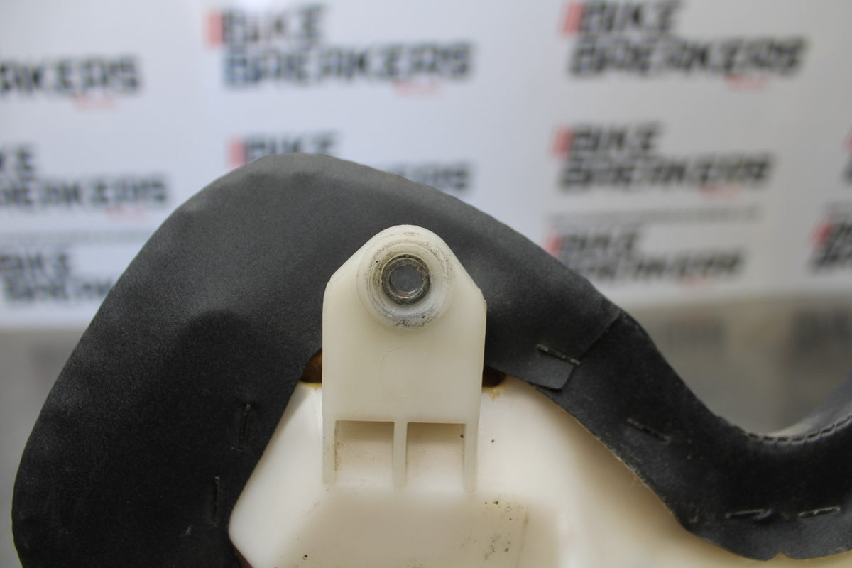 04-05 YAMAHA YZF R1 FRONT DRIVERS SEAT PAD SADDLE PILLION BB173
