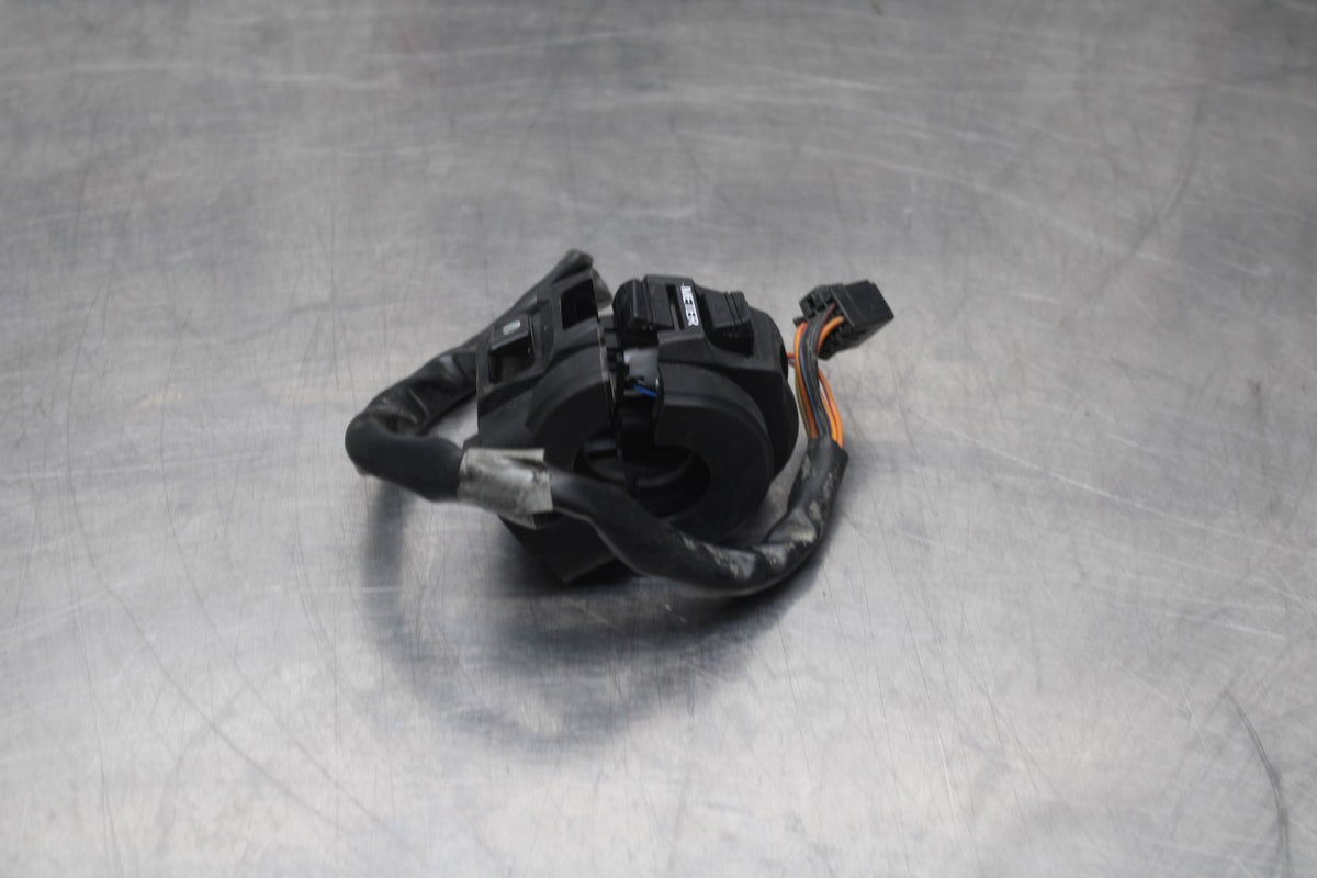 11-26 SUZUKI GSXR600 RIGHT CLIP ON HANDLE KILL OFF START SWITCH SWITCHES BB810