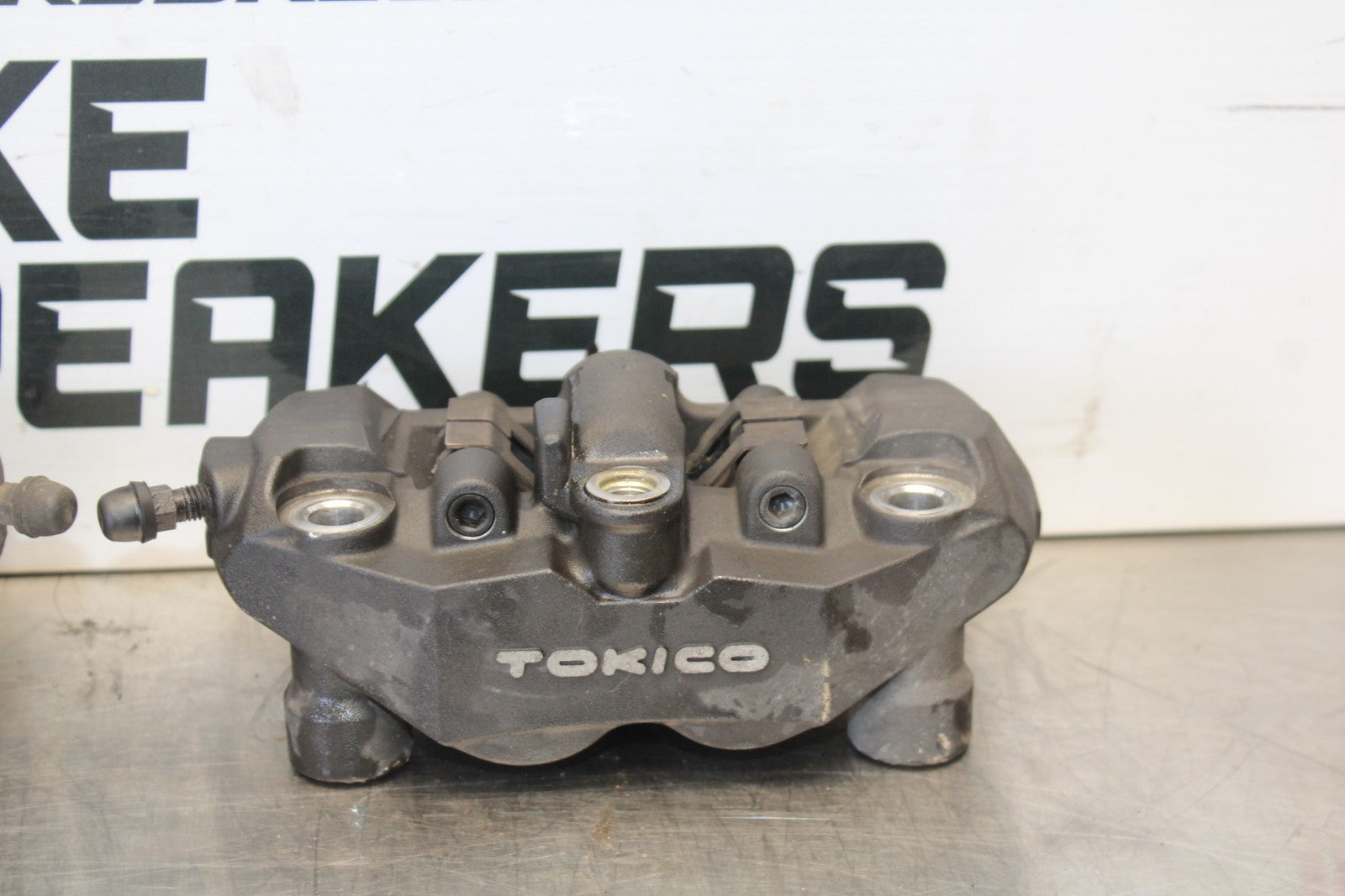 06-07 SUZUKI GSXR 600 RIGHT LEFT FRONT BRAKE CALIPER SET PAIR CALIPERS BB170