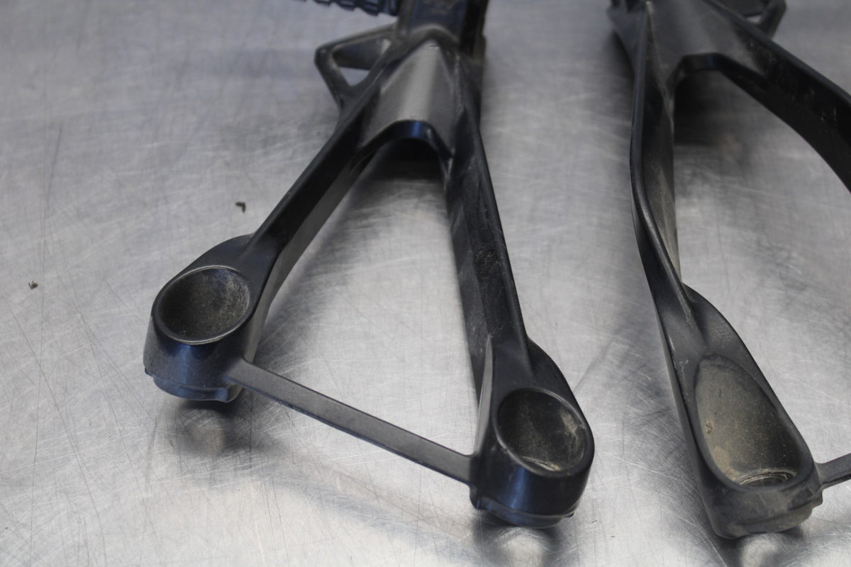 07-08 KAWASAKI NINJA ZX6R REAR BACK PASSENGER PEG SET PAIR BB937