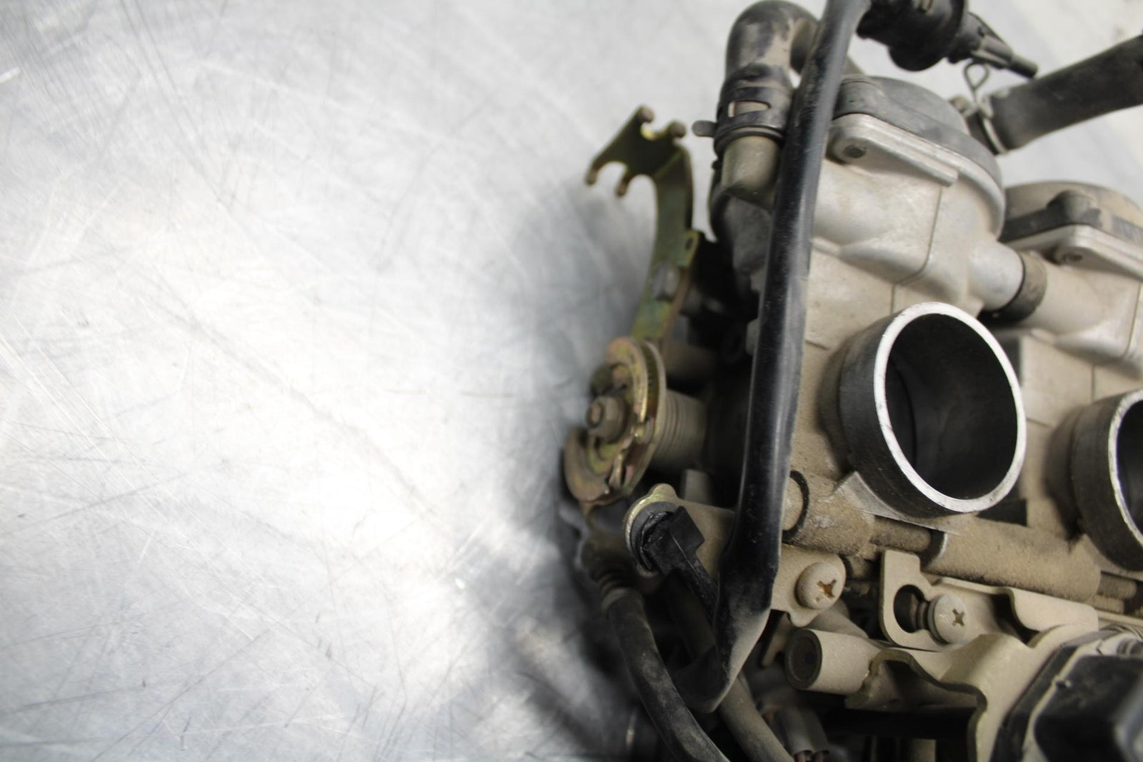 03-04 YAMAHA YZF R6  MAIN FUEL INJECTORS / THROTTLE BODIES BB481