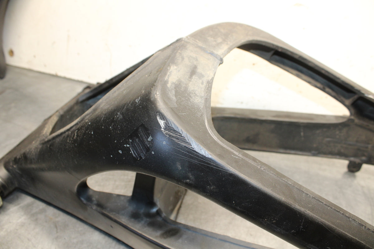 04-06 YAMAHA YZF R1 REAR SWINGARM BACK SWING ARM 5VY-22110-10-P0 BB659