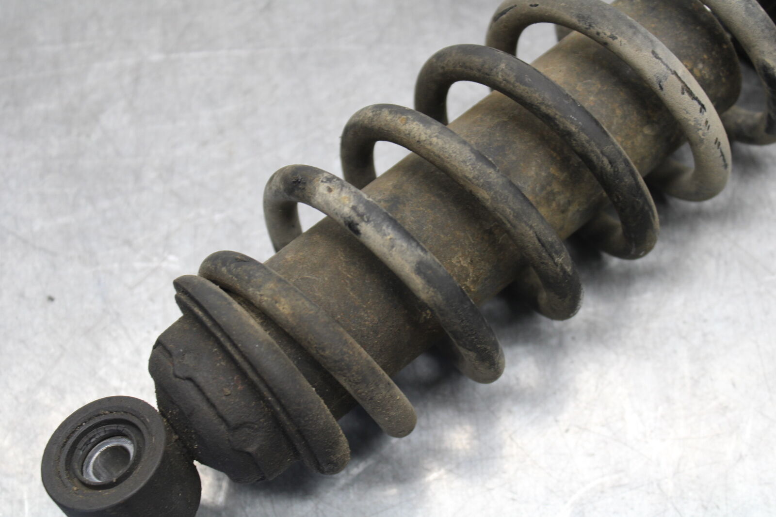85-86 SUZUKI MADURA 1200 REAR BACK SHOCK ABSORBER  BB691