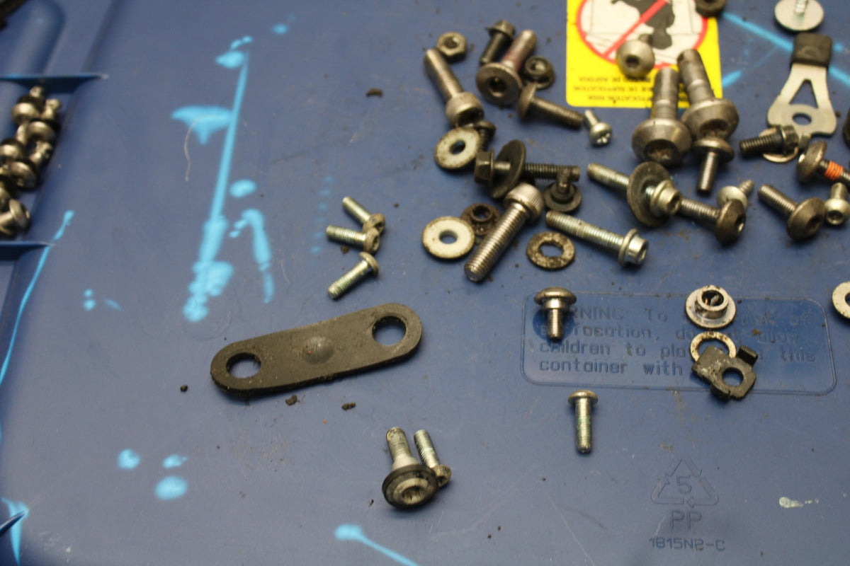 15-17 YAMAHA YZF R1 MOUNTING BOLTS HARDWARE MOTOR SCREWS BB190