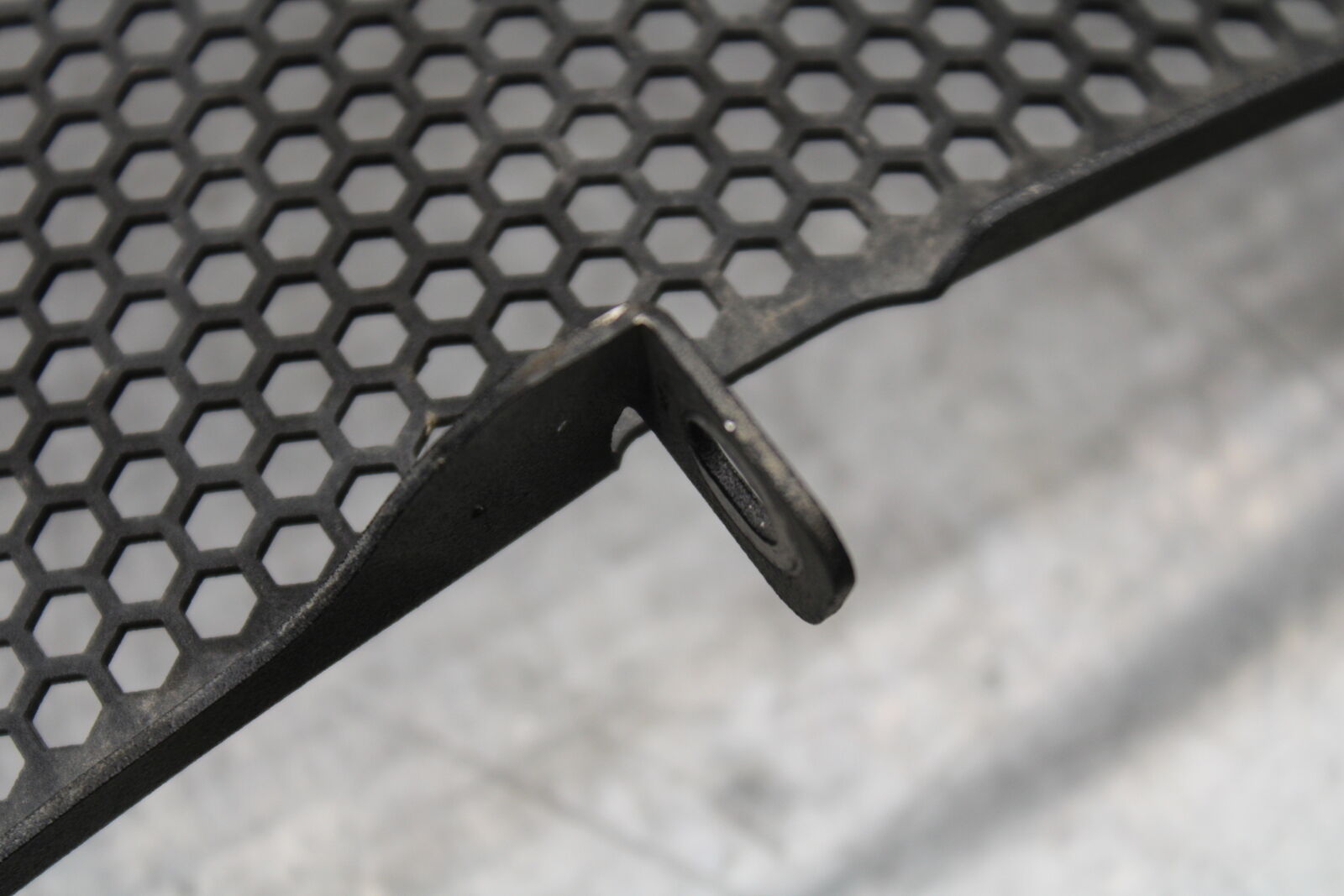 16 KAWASAKI NINJA ZX10R COOLANT RADIATOR GUARD GRILLE BB650