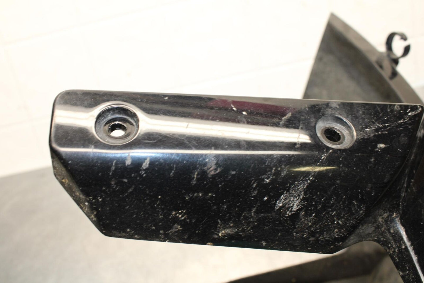 2011 Kawasaki Ninja ZX6R ZX600R FRONT WHEEL FENDER COWL 35004-0118-32N BB587