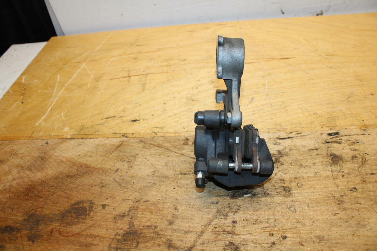 11-17 SUZUKI GSXR750 REAR BACK BRAKE CALIPER W MOUNT BRACKET BB320