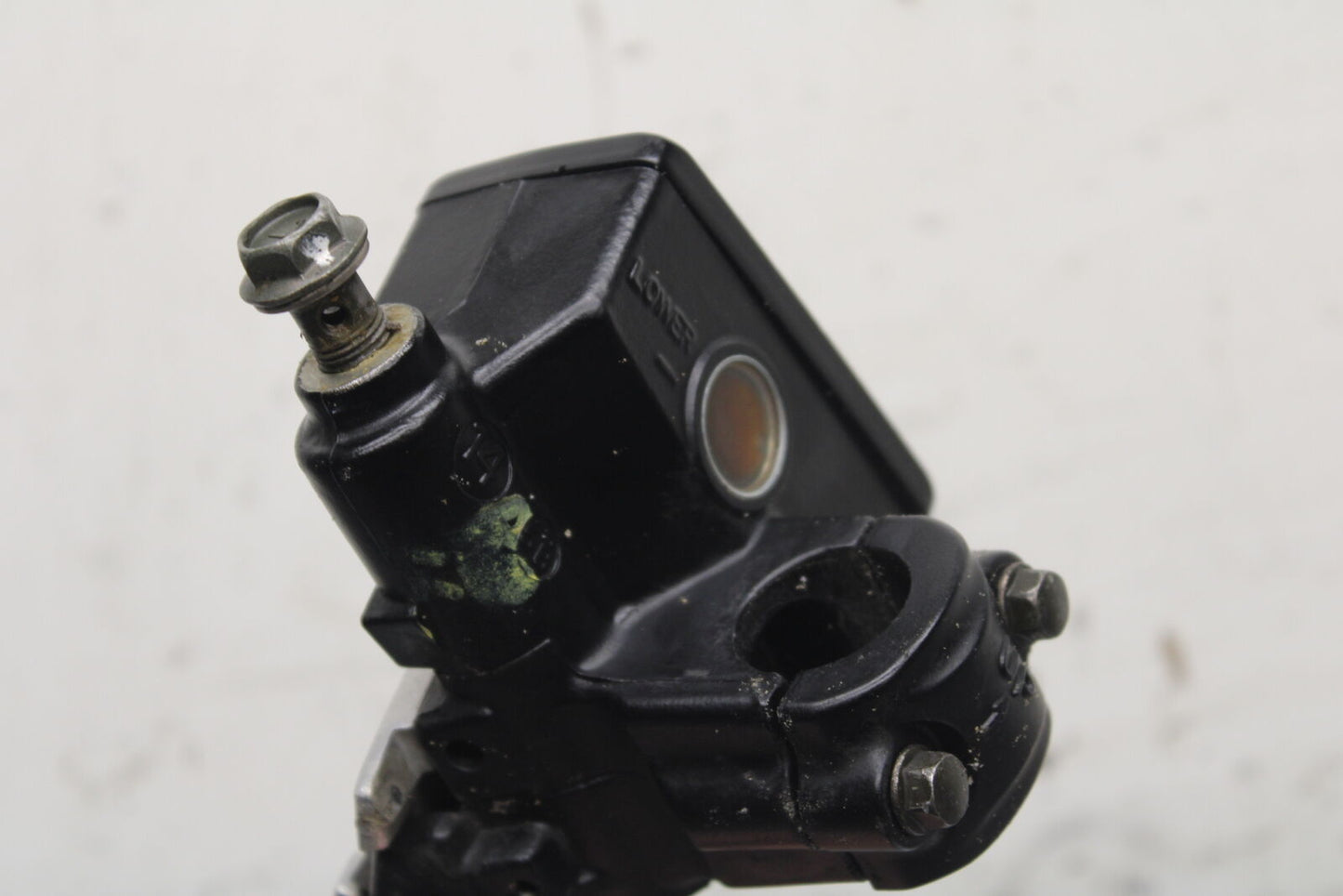 04-05 SUZUKI KATANA 750 GSX750F FRONT BRAKE MASTER CYLINDER w/ LEVER BB110