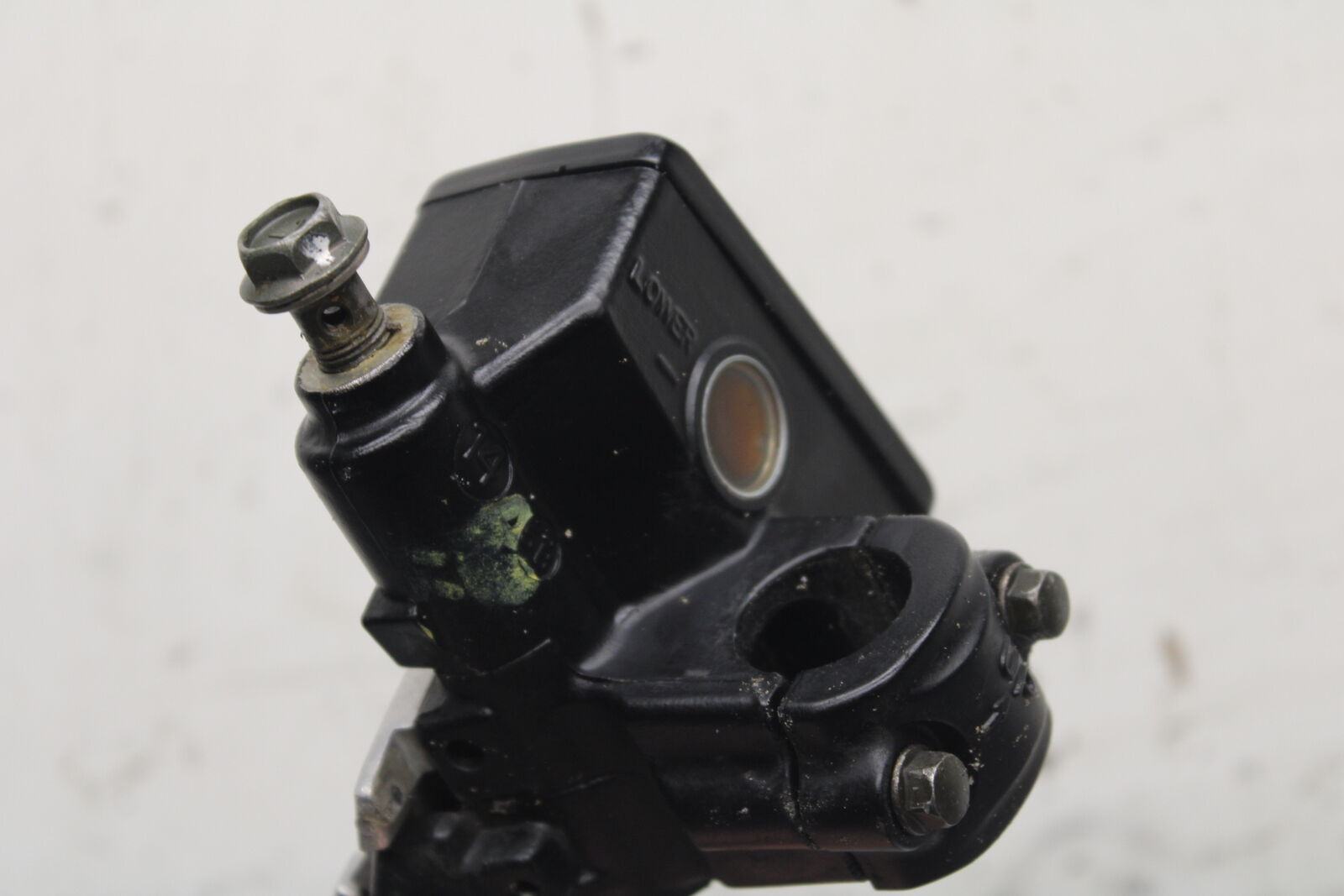 04-05 SUZUKI KATANA 750 GSX750F FRONT BRAKE MASTER CYLINDER w/ LEVER BB110