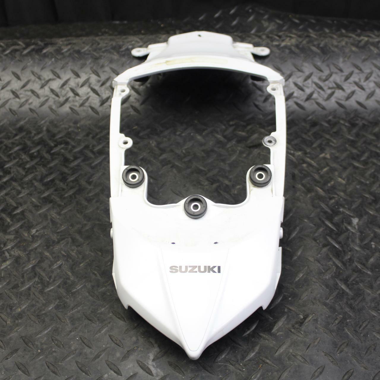 10 SUZUKI GSXR750 CENTER REAR BACK TAIL FAIRING COVER TRIM COWL BB190
