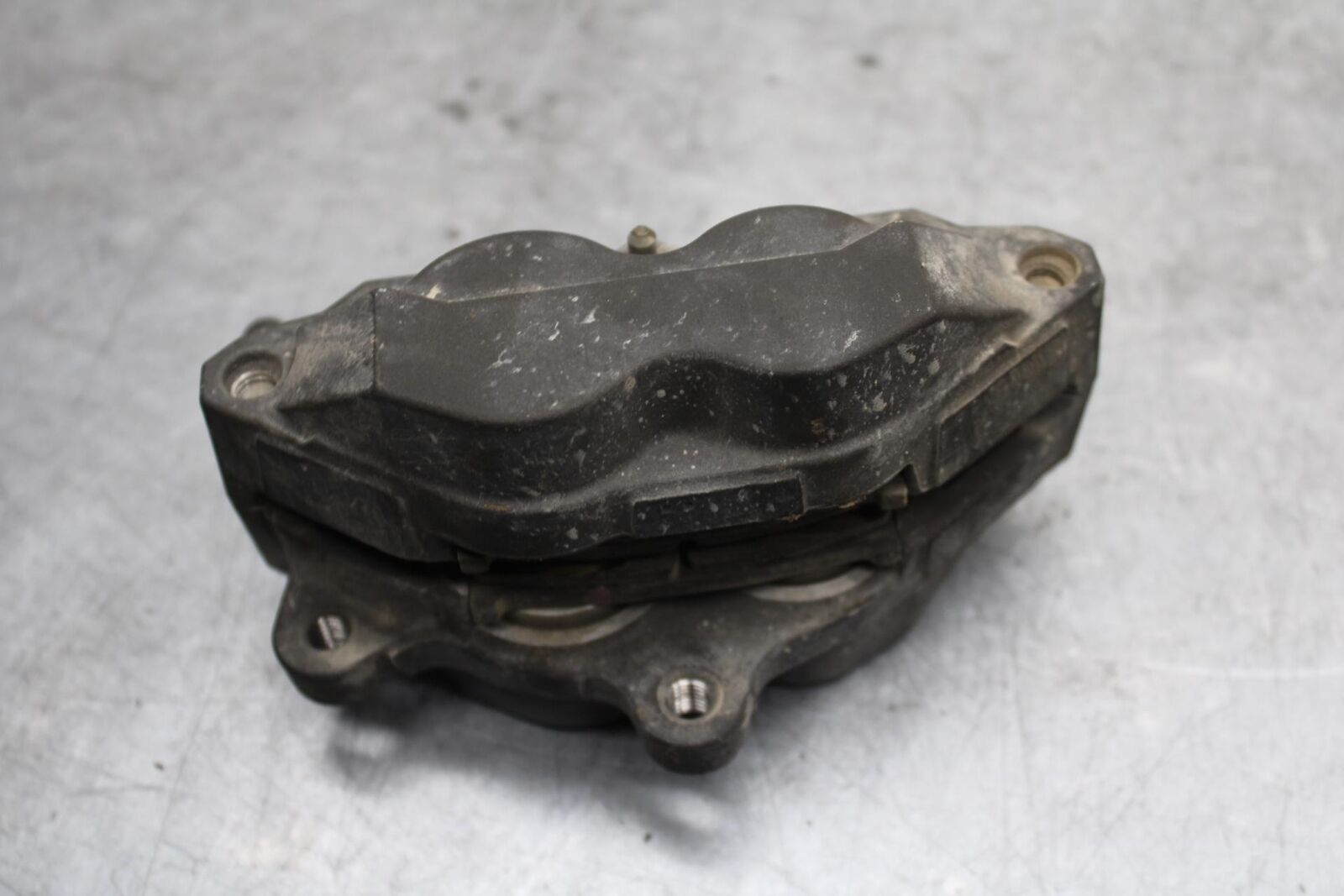 2001 Suzuki GSXR600 RIGHT LEFT FRONT BRAKE CALIPER SET PAIR CALIPERS BB59