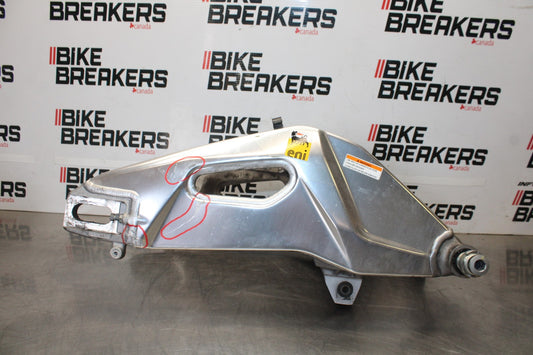 16 APRILIA TUONO V4 1100 REAR SWINGARM BACK SUSPENSION SWING ARM BB905
