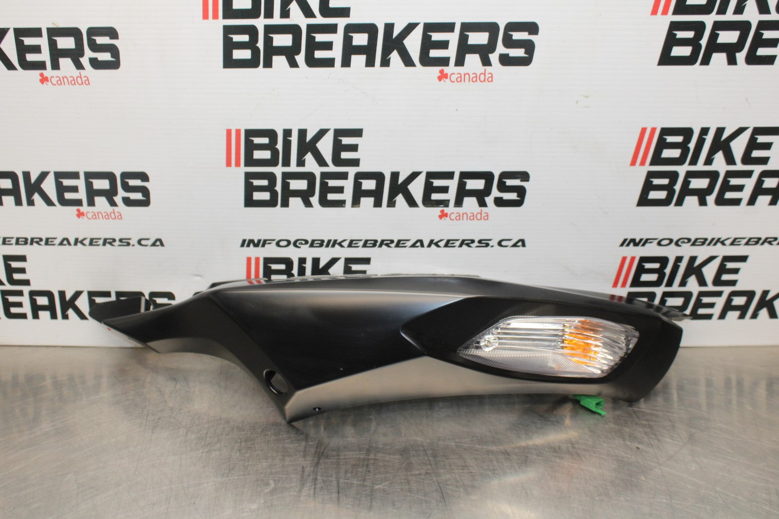 23-24 KAWASAKI NINJA ZX14R NEW!! LEFT REAR BACK TAIL FAIRING COWL & LIGHT BB764