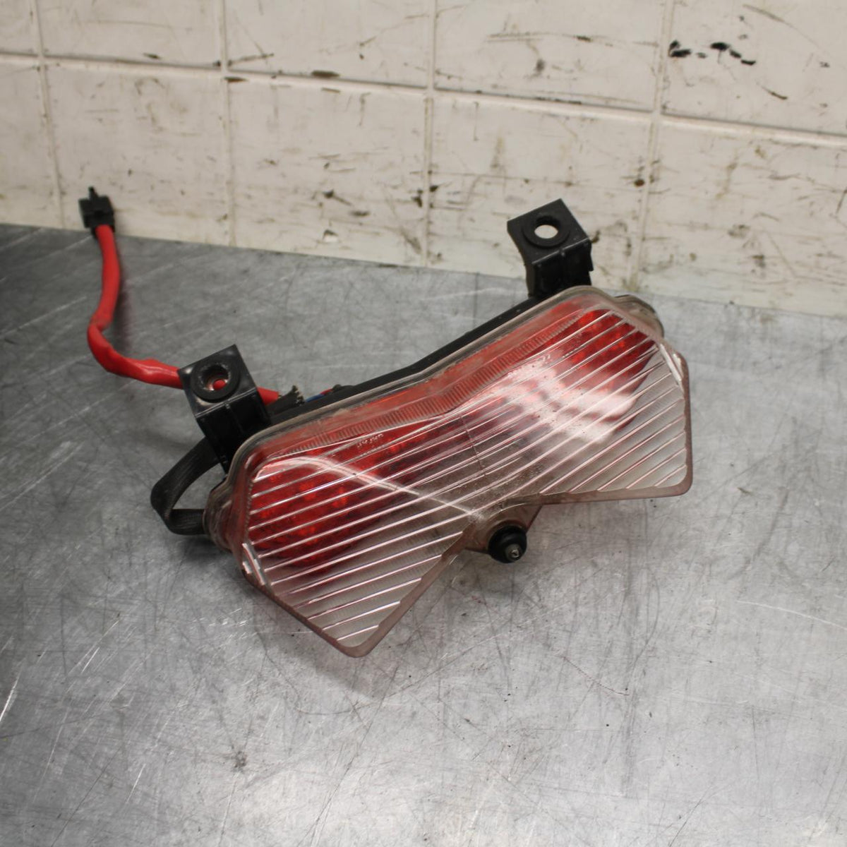 03-06 KAWASAKI Z1000 REAR TAIL TAILLIGHT BACK BRAKE LIGHT BB487