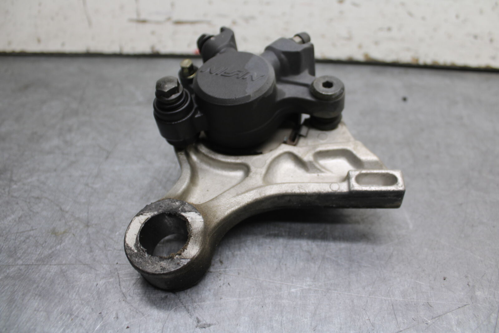 05-06 HONDA CBR600RR REAR BACK BRAKE CALIPER W MOUNT BRACKET BB727