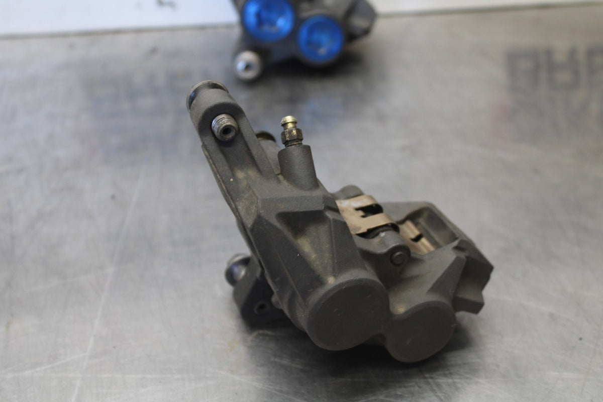 03-04 YAMAHA YZF R6S RIGHT LEFT FRONT BRAKE CALIPER SET PAIR CALIPERS BB890