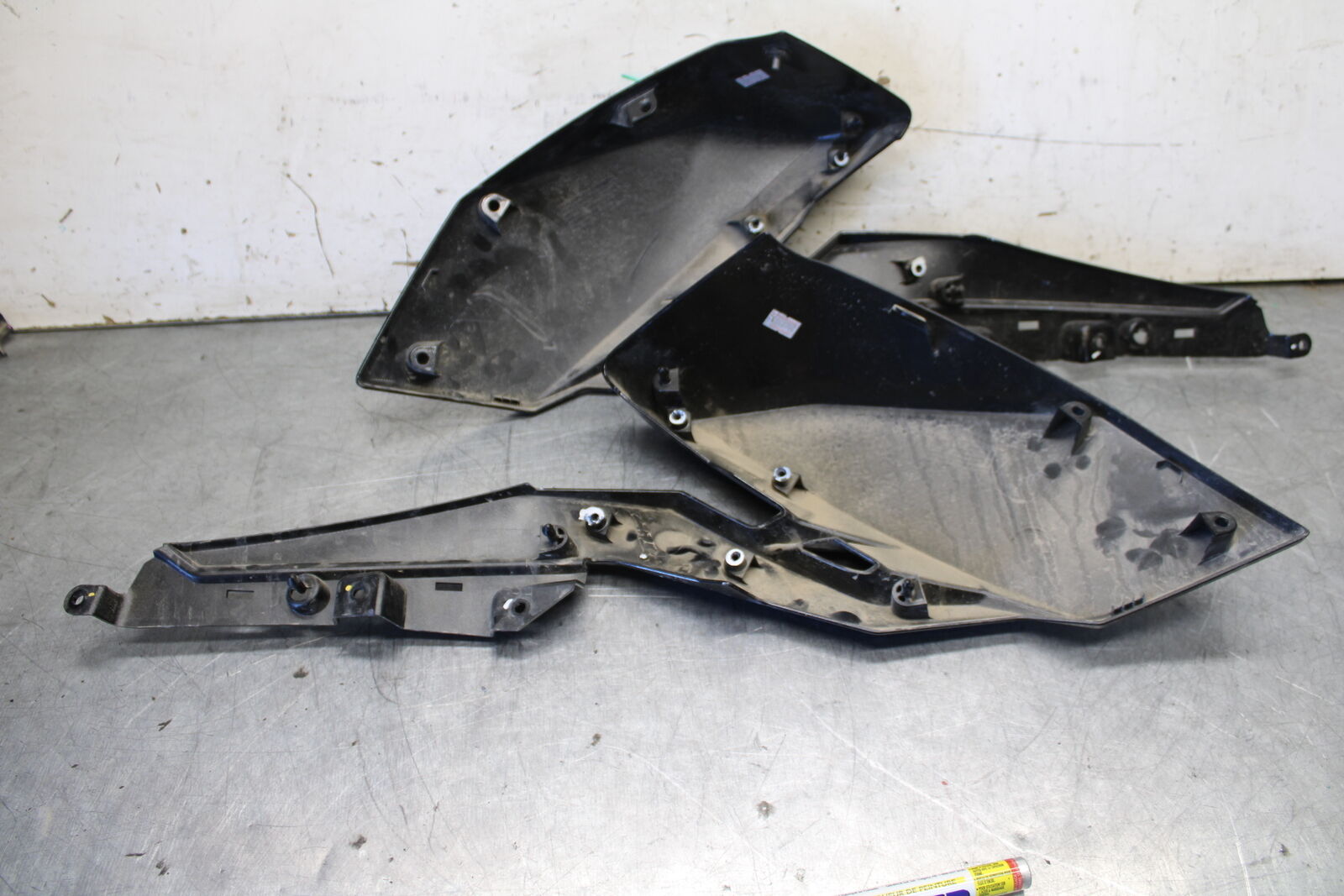 19-22 KAWASAKI Z400 LEFT RIGHT FRONT UPPER MID SIDE FAIRING COWL PLASTIC BB708