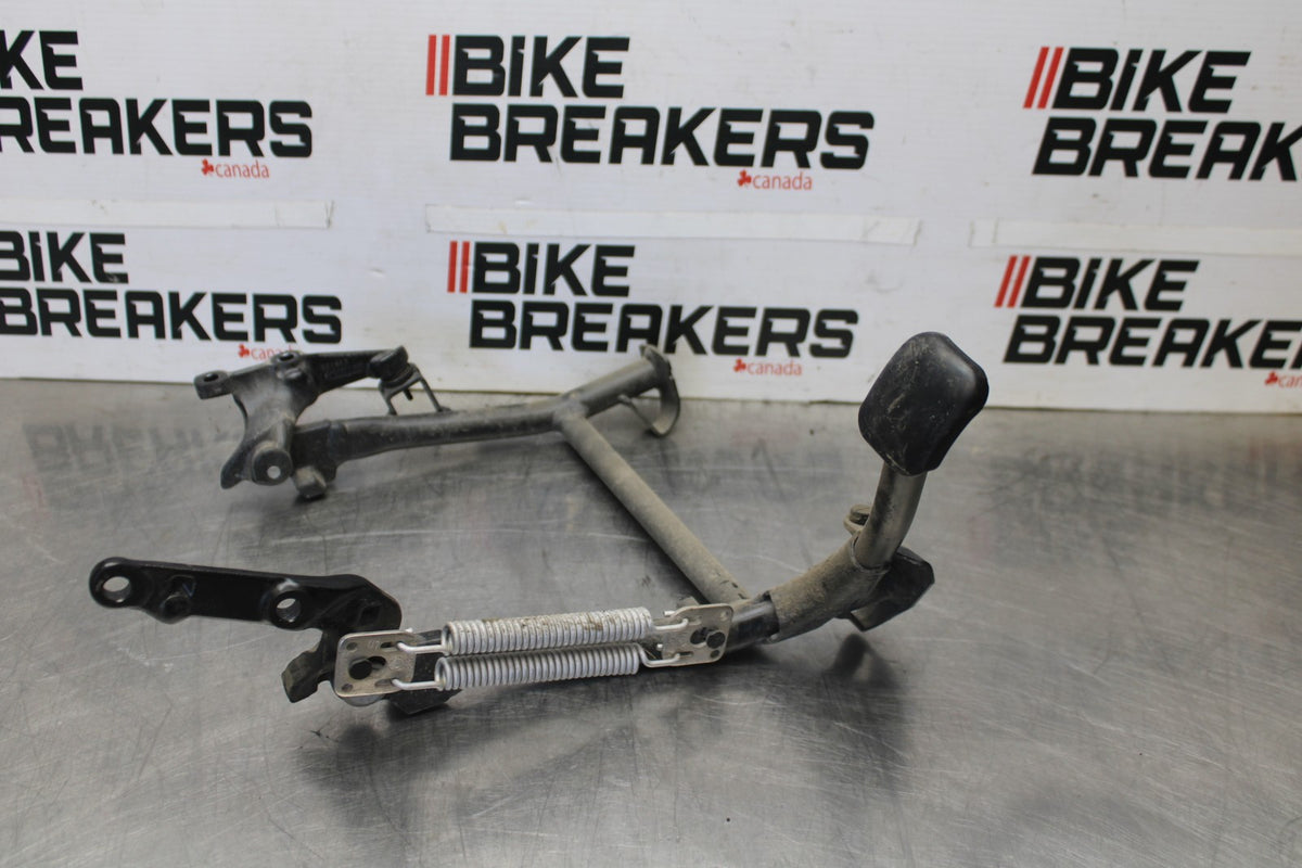 20-23 BMW F900R CENTER MAIN STAND BB923