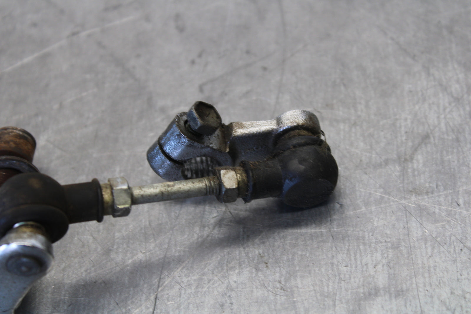 04 SUZUKI INTRUDER 800 SHIFTER LINKAGE SHIFT LINK PEDAL BB758