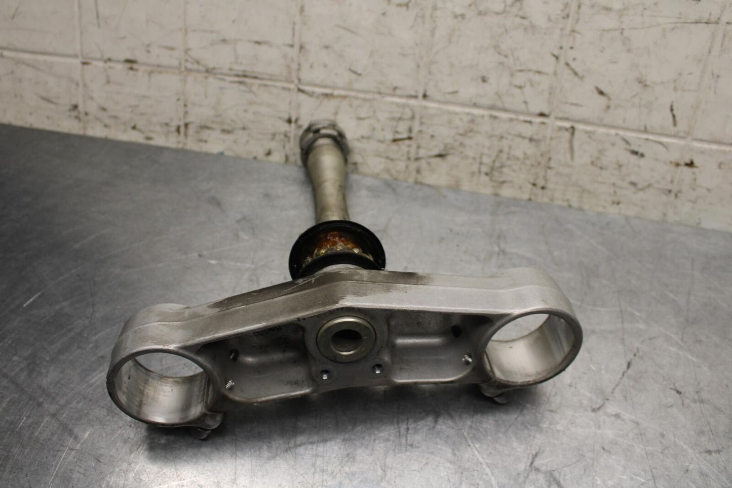 2007 Yamaha YZF R1 FRONT FORKS CLAMP LOWER TRIPLE TREE 4C8-23340-00-00 BB575