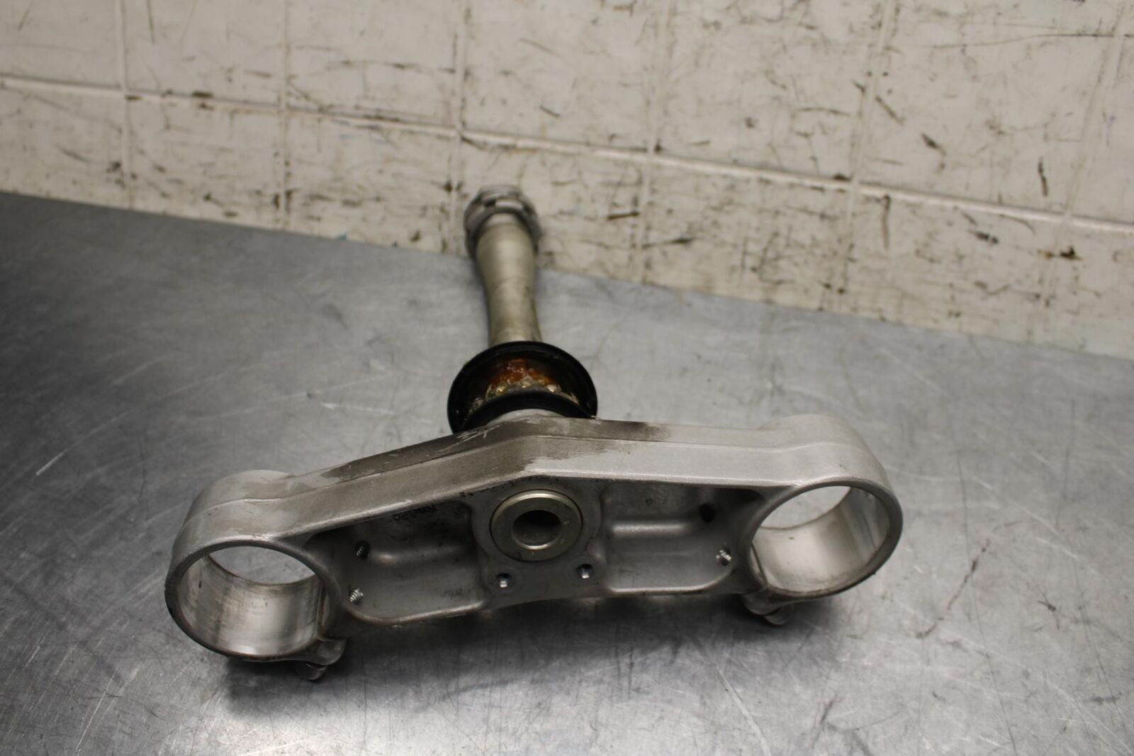 2007 Yamaha YZF R1 FRONT FORKS CLAMP LOWER TRIPLE TREE 4C8-23340-00-00 BB575