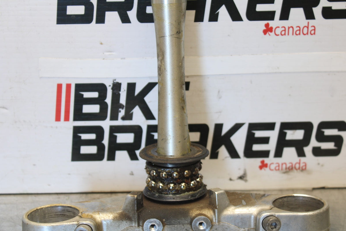 03-04 YAMAHA YZF R6 FRONT FORKS CLAMP LOWER TRIPLE TREE STEM BB890