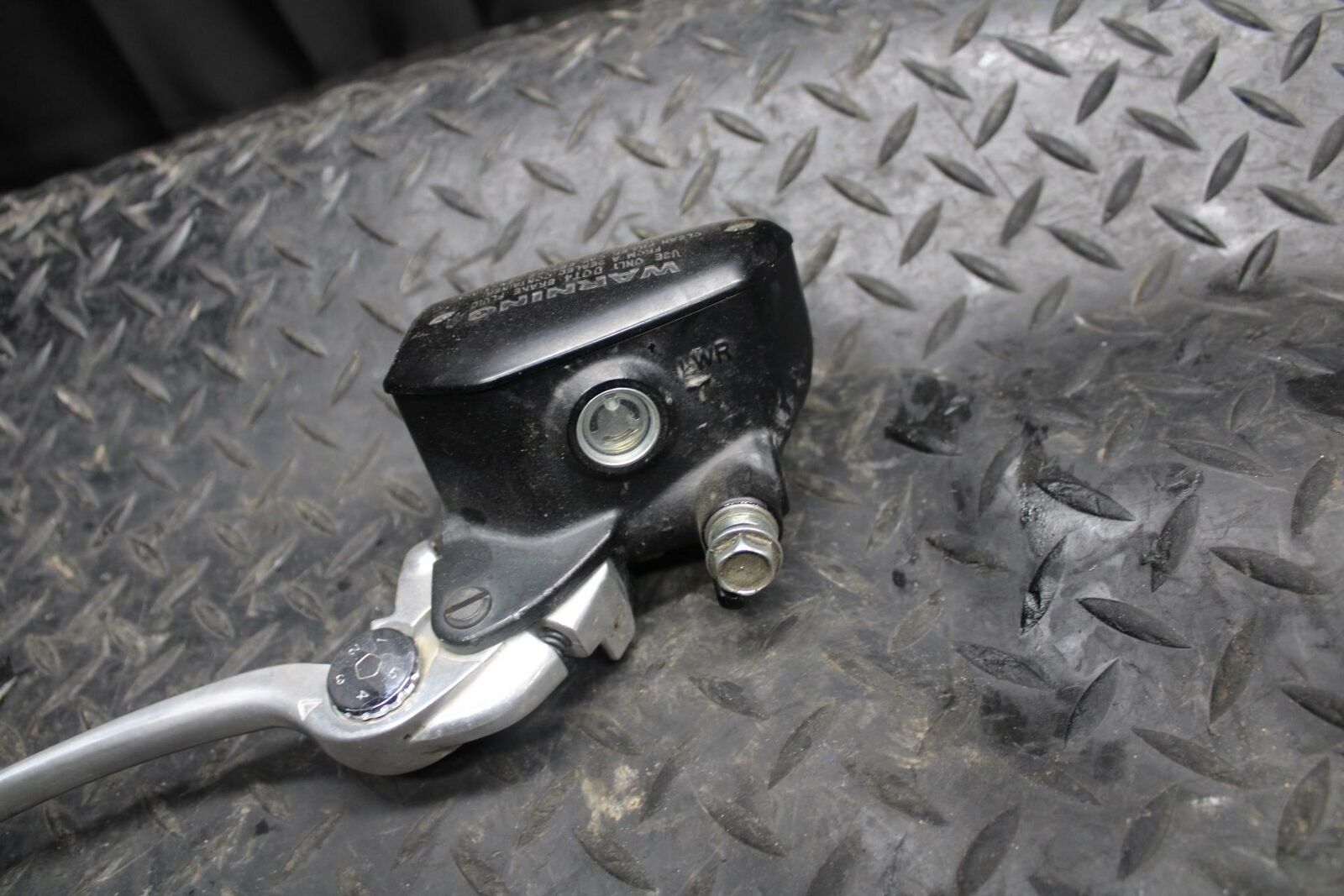 12-17 KAWASAKI NINJA 650 FRONT BRAKE MASTER CYLINDER w/ LEVER BB211