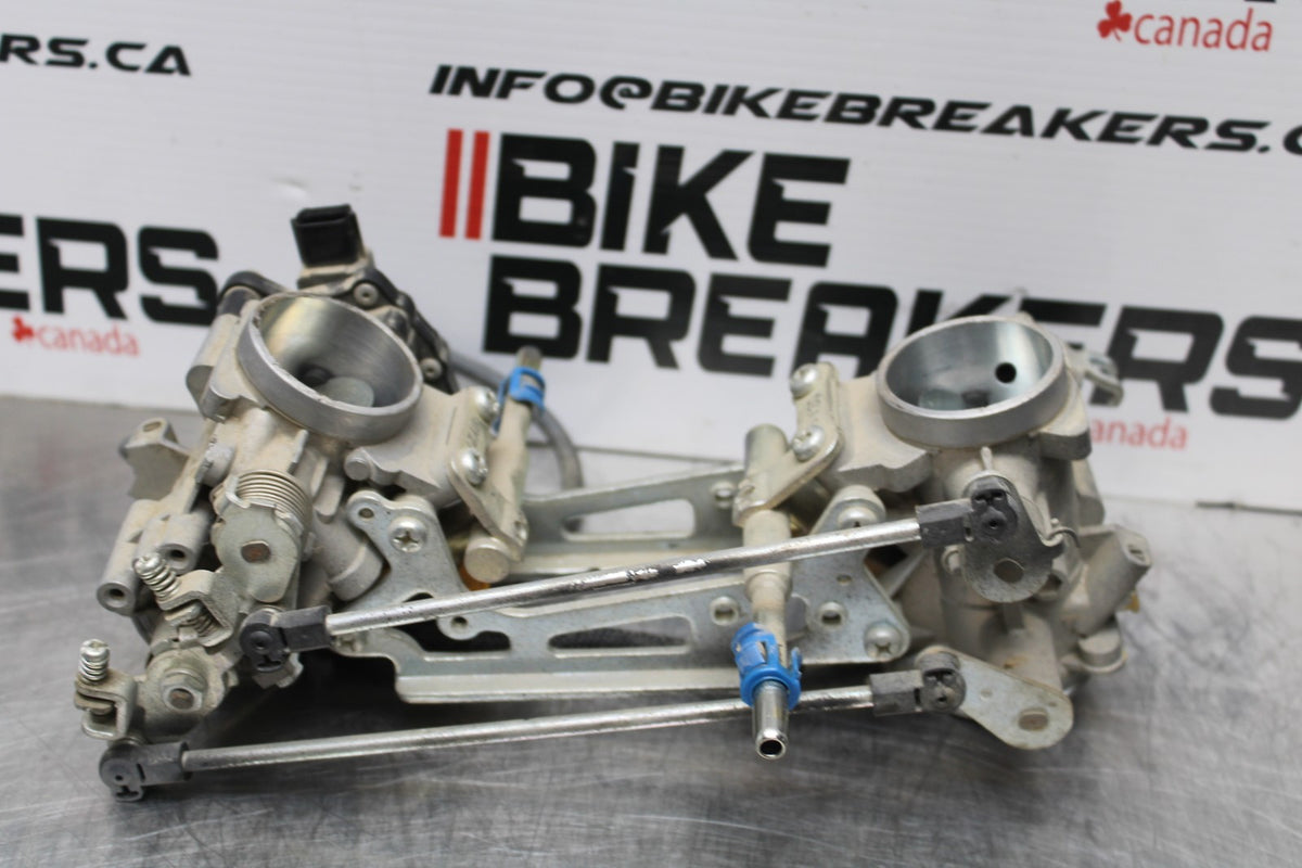 10 SUZUKI SV650 MAIN FUEL INJECTORS / THROTTLE BODIES BB181